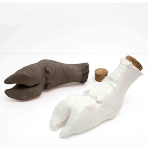 Cold feet container